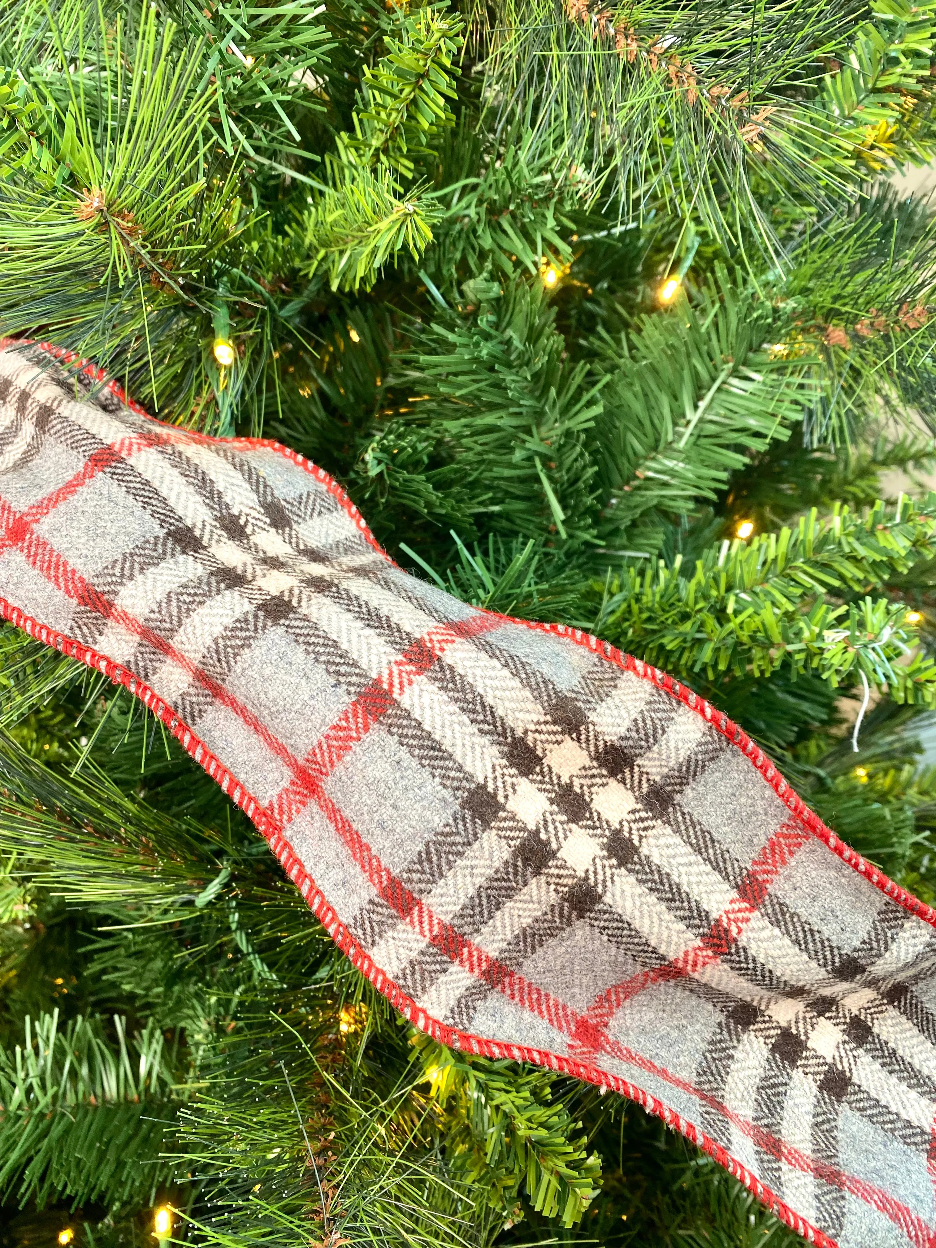 4" Cozy Plaid Ribbon Bolt