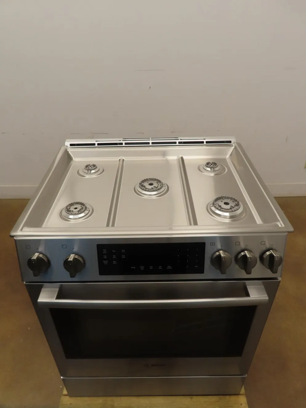 Bosch 800 Series HGI8056UC 30" Stainless Steel Slide-In Convection Gas Range Pic