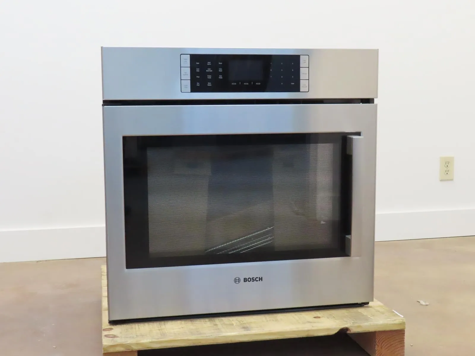 Bosch Benchmark Series HBLP451LUC 30" 4.6 cu. ft SS Single Electric Wall Oven