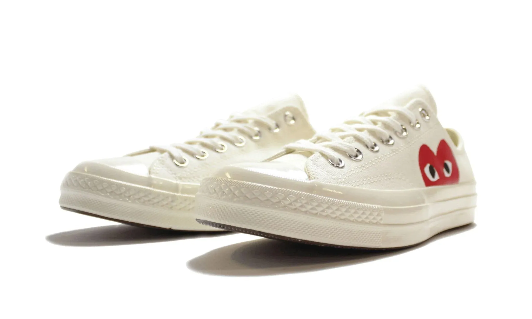 COMME DES GARÇONS PLAY CONVERSE CHUCK TAYLOR LOW ALL STAR WHITE