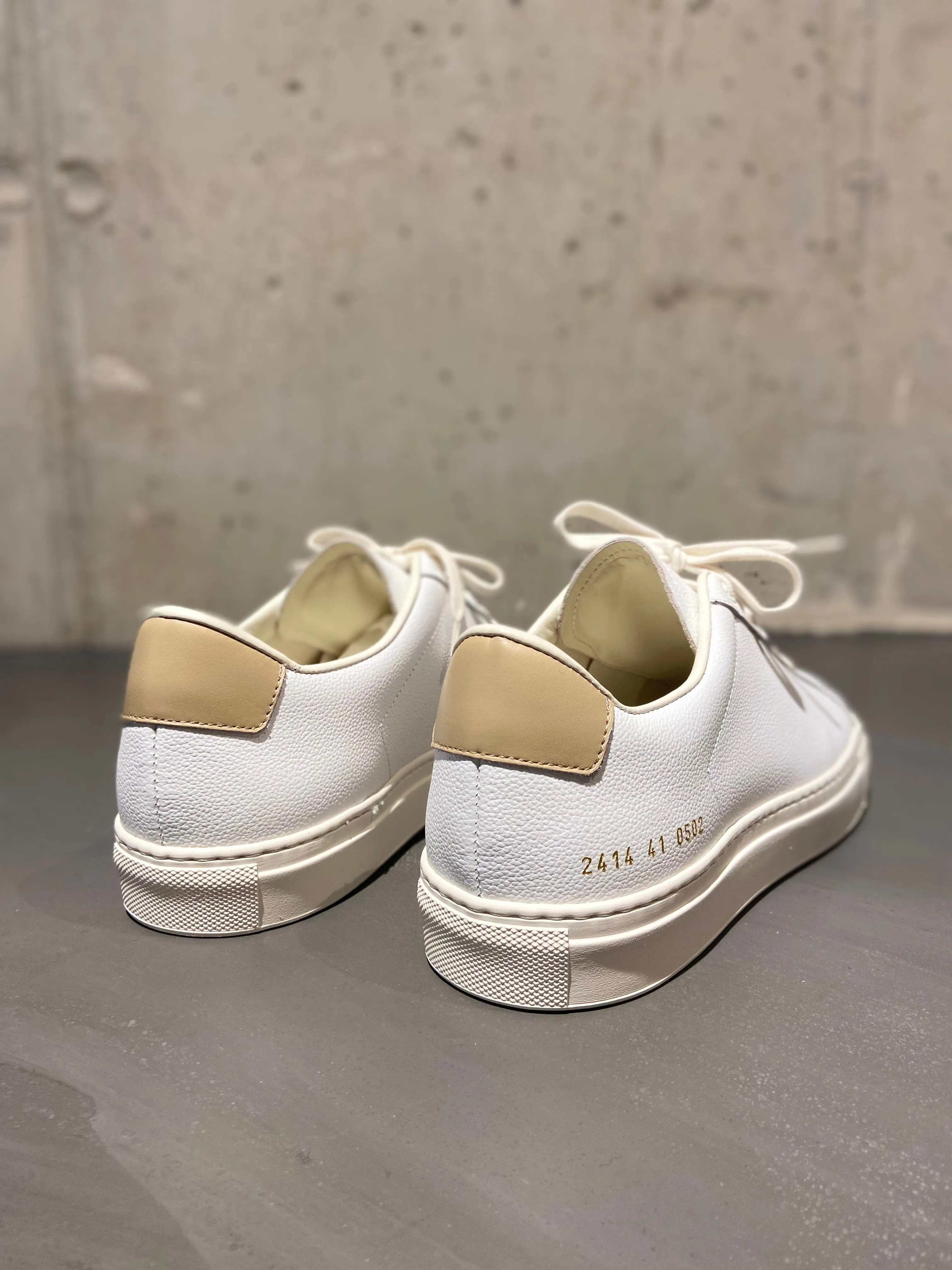 COMMON PROJECTS 2414 RETRO BUMPY WHITE/TAN