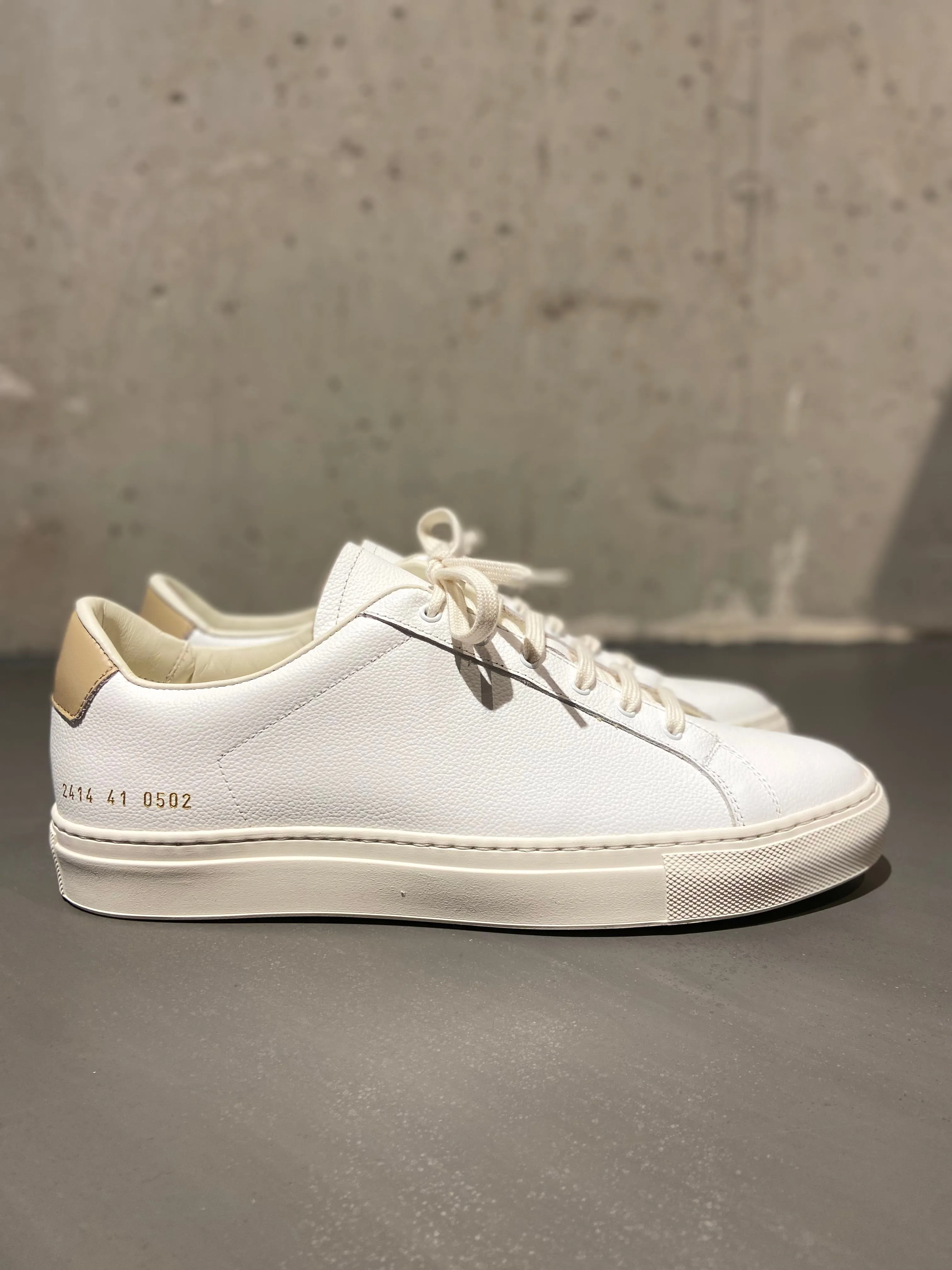 COMMON PROJECTS 2414 RETRO BUMPY WHITE/TAN