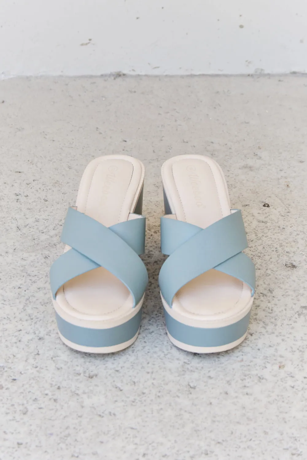 Contrast Platform Sandals in Misty Blue