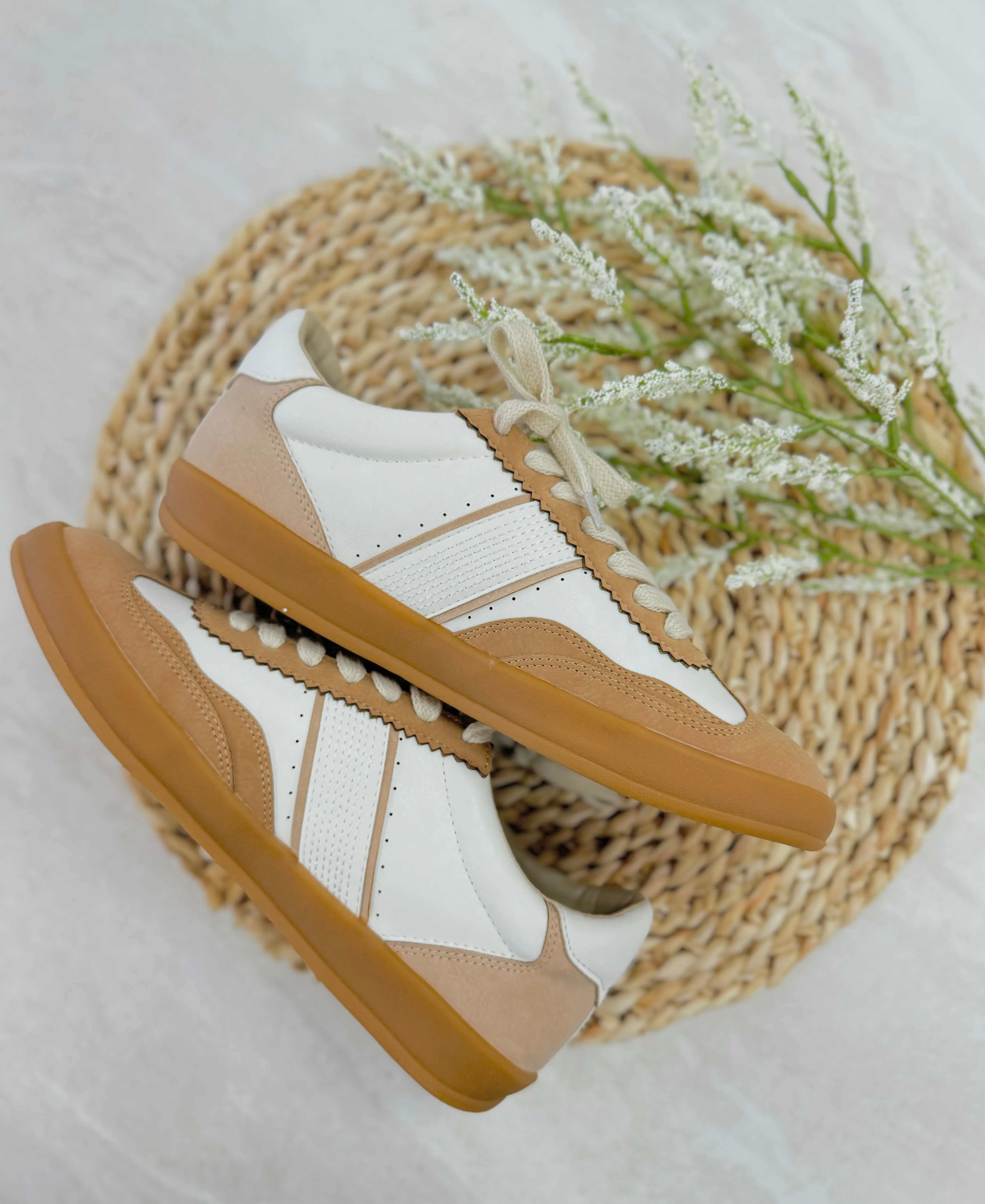 Dixie Camel Sneakers