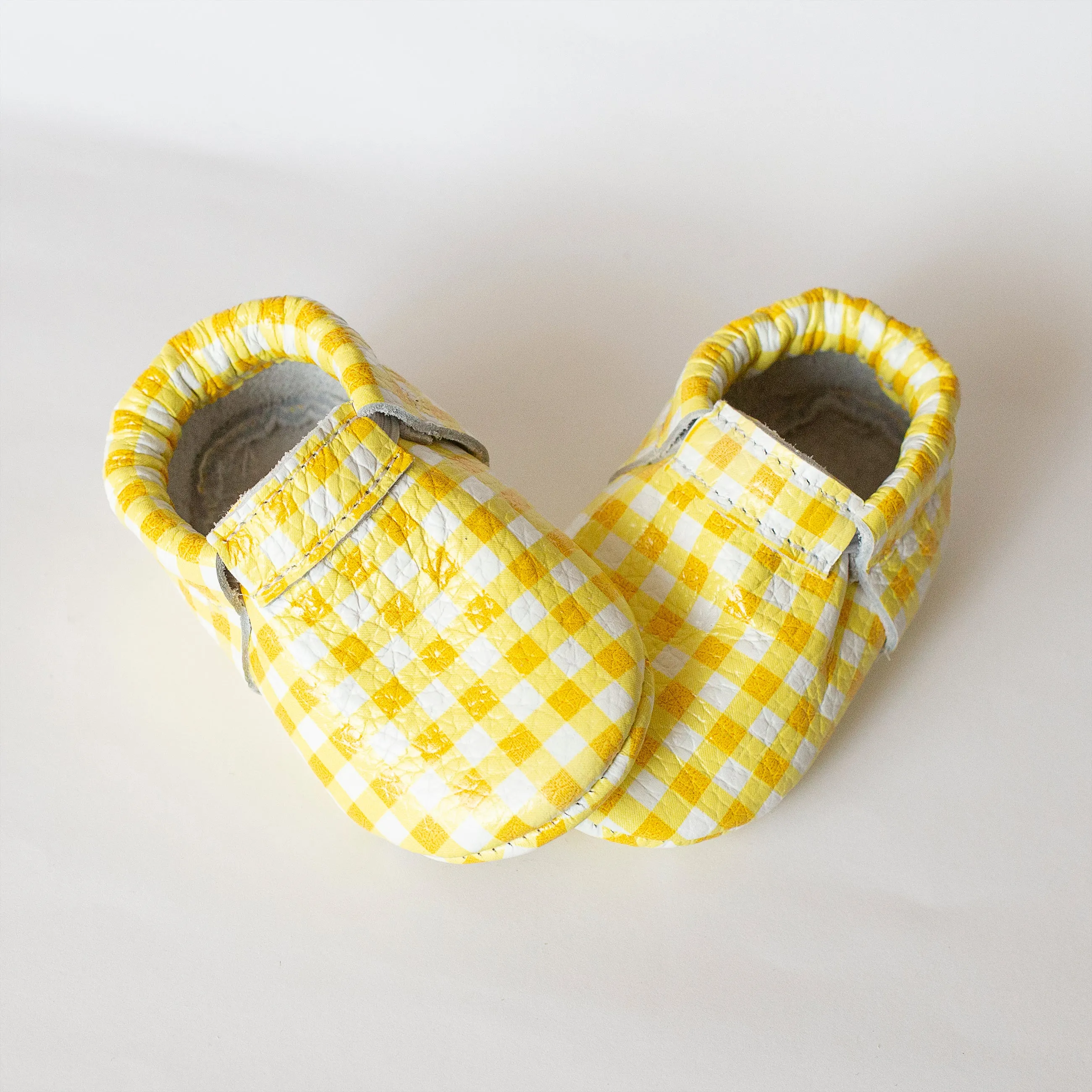 Gingham child shoes, checked pattern, newborn moccasins