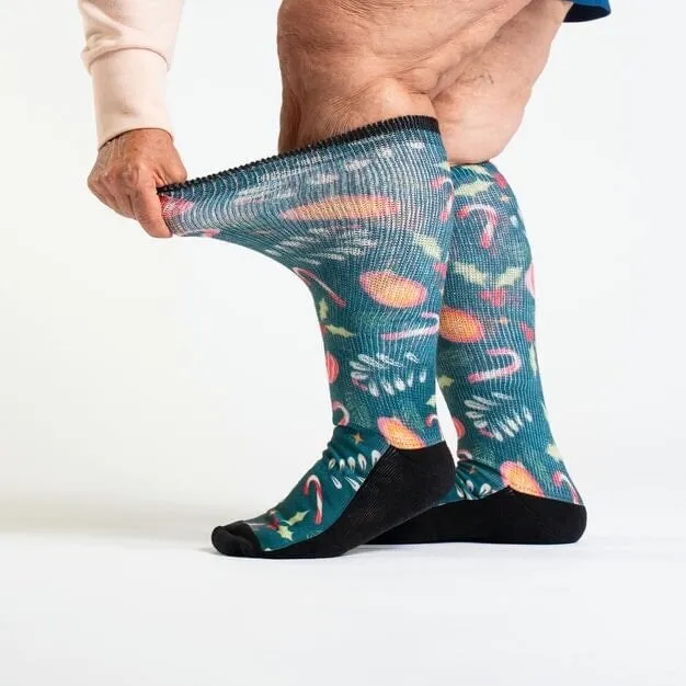 Holly Jolly Non-Binding Diabetic Socks