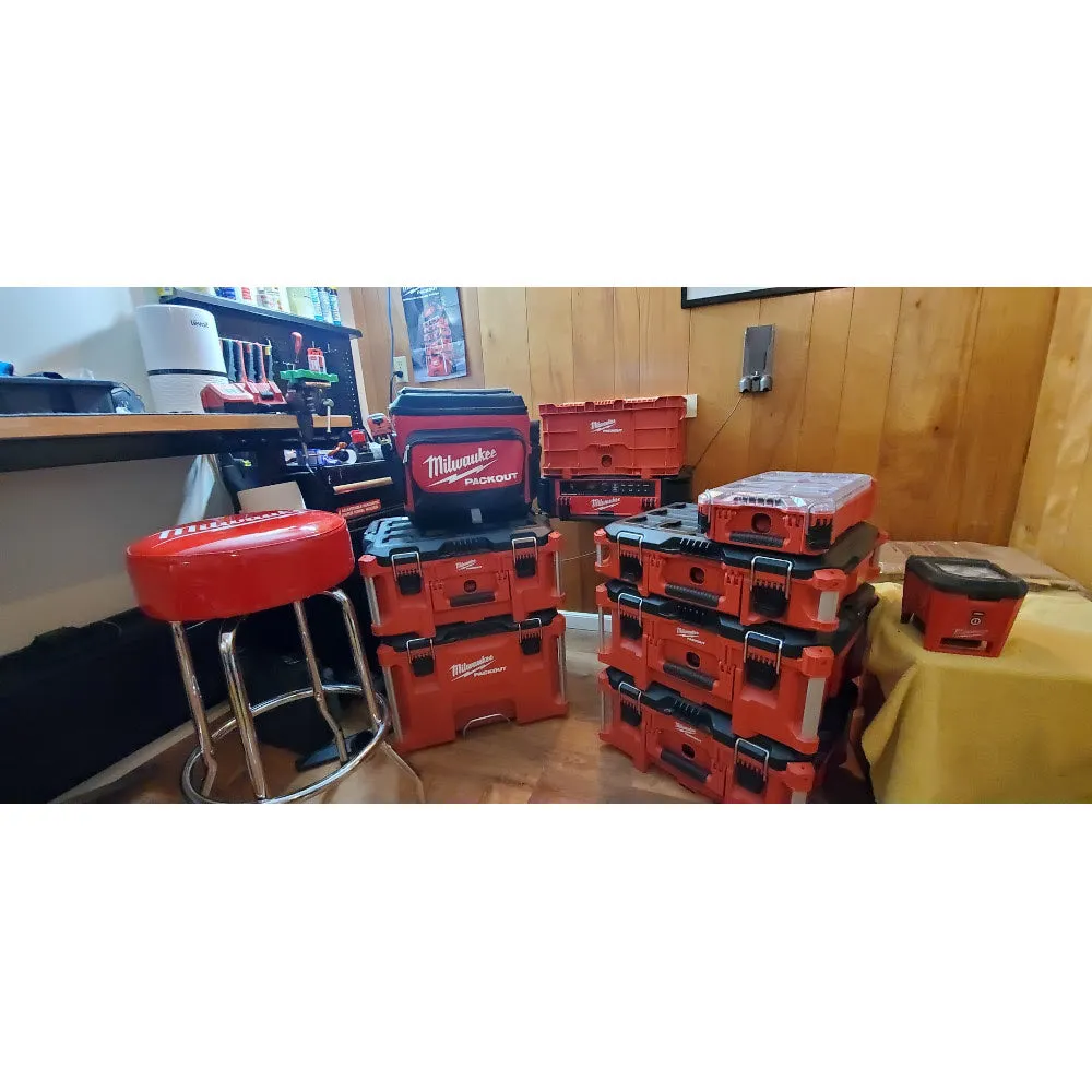 Milwaukee 48-22-8302 PACKOUT Cooler